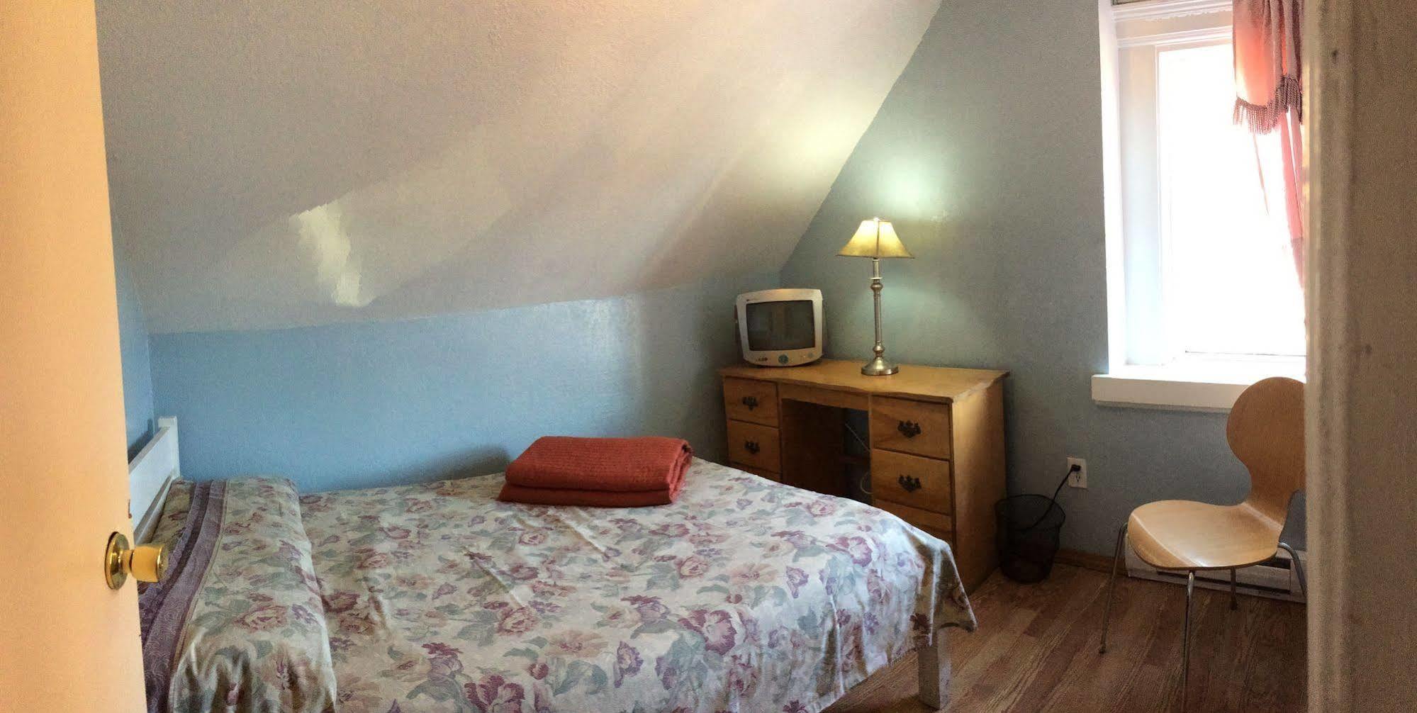 Turtle Hostel Вікторія Екстер'єр фото